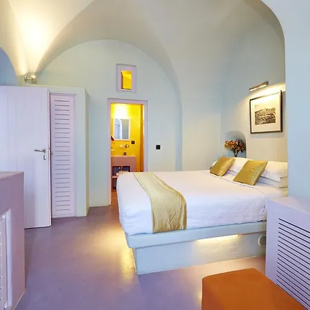 Hotel Caldera Cliff 4*