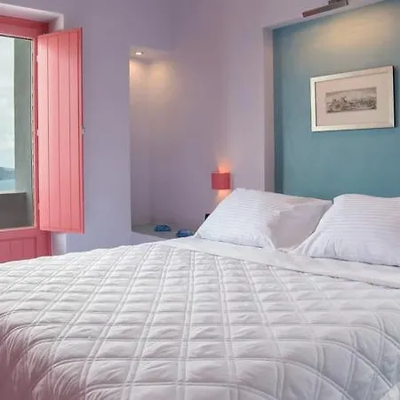 Caldera Cliff 4* Fira (Santorini)