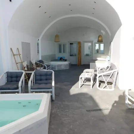Caldera Cliff Отель 4*