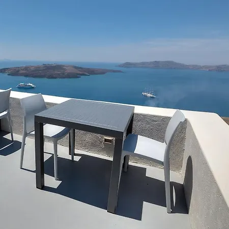 Отель Caldera Cliff 4*