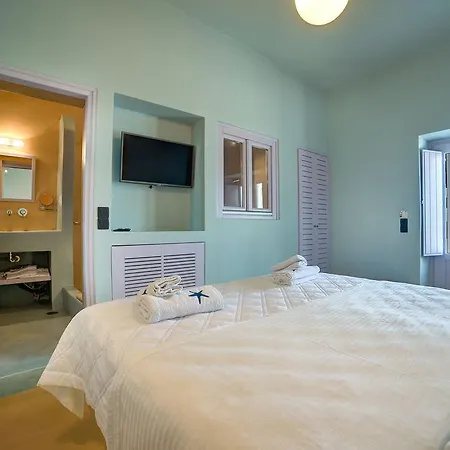Caldera Cliff Отель 4*
